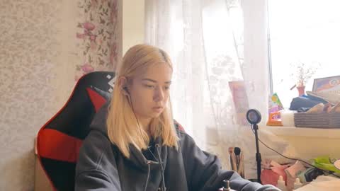 dinorahmroczkowski online show from 14, 10, 2025