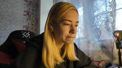 dinorahmroczkowski online show from 27, 10, 2025