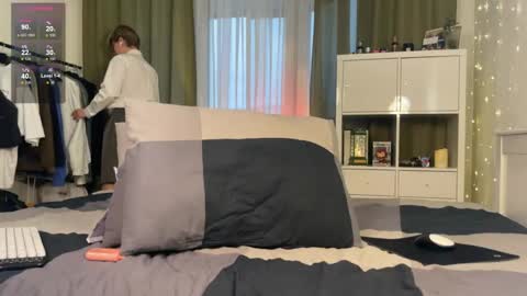 Snapshot of dinovichh chatting on 17, 12, 2025 Vlad Dinovich online show from 17, 12, 2025