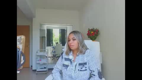 diosadeluniverso_ online show from 18, 3, 2026