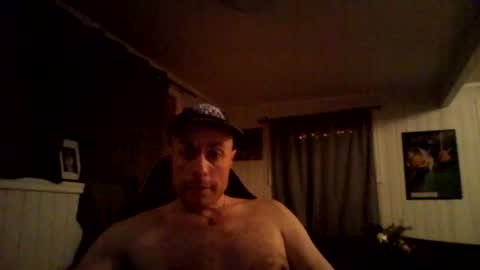 Snapshot of dirkdigglerofficial chatting on 23, 12, 2025 dirkdigglerofficial online show from 23, 12, 2025