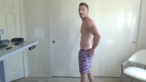 Snapshot of dirty_birdy_ chatting on 28, 4, 2026 dirty_birdy_ online show from 28, 4, 2026