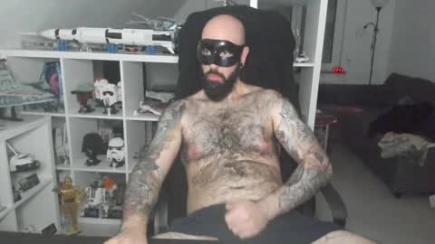 Snapshot of dirtybalws chatting on 29, 11, 2025 Robert online show from 29, 11, 2025