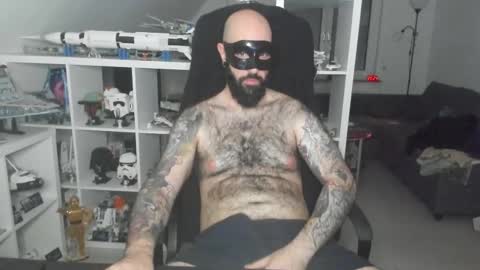 Snapshot of dirtybalws chatting on 30, 11, 2025 Robert online show from 30, 11, 2025