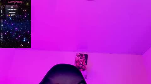 Naomy  online show from 19, 11, 2025