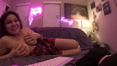 Snapshot of dirtygirldaisy chatting on 3, 2, 2025 Daisy Love online show from 3, 2, 2025