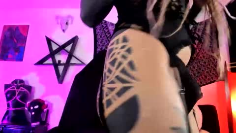 Snapshot of dirtyonix chatting on 20, 11, 2025 ONIX online show from 20, 11, 2025