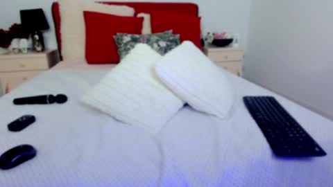 Chloe online show from 6, 4, 2026