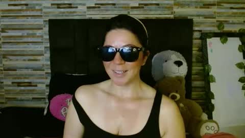 Snapshot of disneey2888 chatting on 20, 10, 2025 disneey2888 online show from 20, 10, 2025