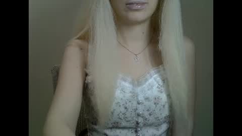 Snapshot of ditamilton chatting on 19, 1, 2025 DitaMilton online show from 19, 1, 2025