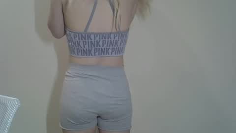Snapshot of ditamilton chatting on 5, 2, 2025 DitaMilton online show from 5, 2, 2025