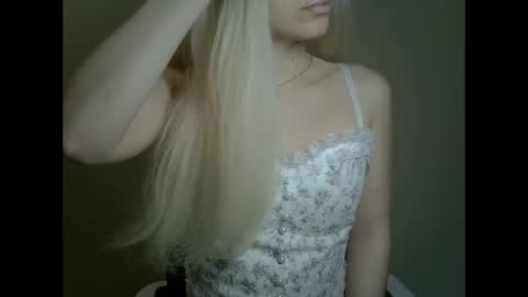 Snapshot of ditamilton chatting on 9, 2, 2025 DitaMilton online show from 9, 2, 2025
