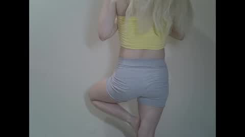 Snapshot of ditamilton chatting on 25, 2, 2025 DitaMilton online show from 25, 2, 2025