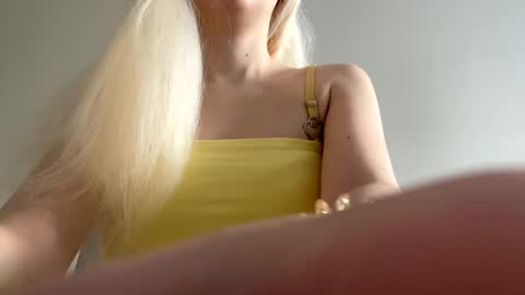 Snapshot of ditamilton chatting on 10, 3, 2025 DitaMilton online show from 10, 3, 2025