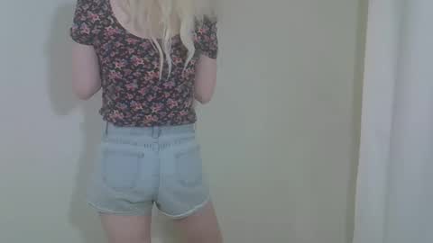 Snapshot of ditamilton chatting on 15, 9, 2025 DitaMilton online show from 15, 9, 2025