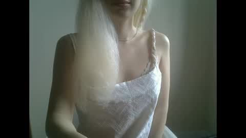 Snapshot of ditamilton chatting on 17, 9, 2025 DitaMilton online show from 17, 9, 2025