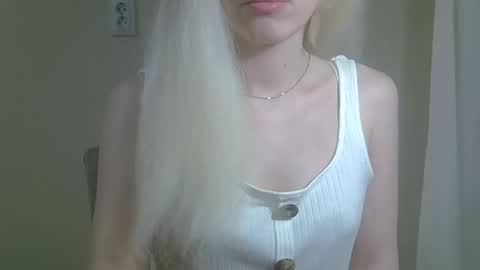Snapshot of ditamilton chatting on 26, 9, 2025 DitaMilton online show from 26, 9, 2025