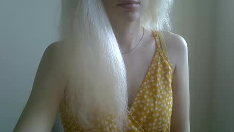 Snapshot of ditamilton chatting on 3, 10, 2025 DitaMilton online show from 3, 10, 2025