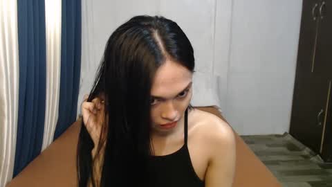 DIVINA online show from 4, 3, 2025