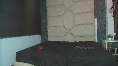Snapshot of divine____ chatting on 22, 7, 2026 DIVINE online show from 22, 7, 2026