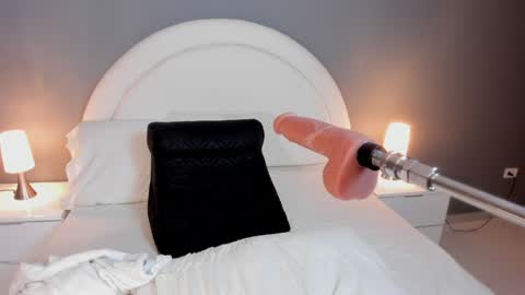 divine_sin online show from 6, 2, 2025