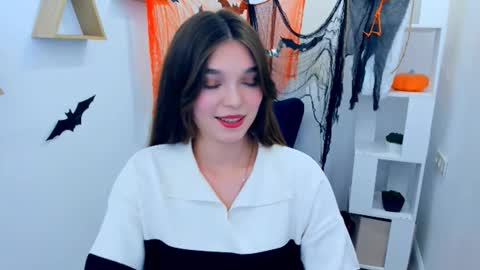 Snapshot of divineamour chatting on 4, 11, 2025 Hannah online show from 4, 11, 2025