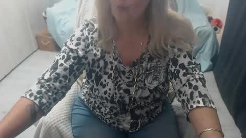Snapshot of divineblond chatting on 25, 3, 2026 Alexxa online show from 25, 3, 2026