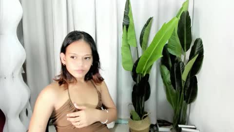 Snapshot of divinegoddness chatting on 17, 3, 2026 Crystal mae online show from 17, 3, 2026