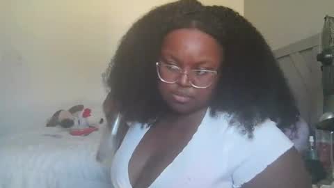 Snapshot of divinenicole22 chatting on 17, 11, 2025 divinenicole22 online show from 17, 11, 2025