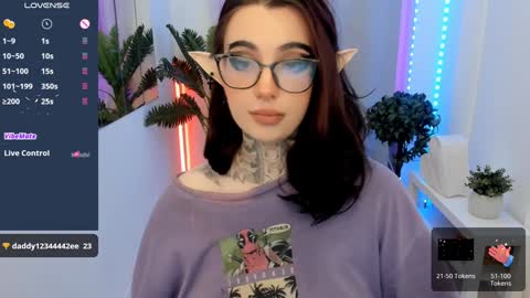 Snapshot of dixipixi_ chatting on 8, 12, 2024 dixipixi_ online show from 8, 12, 2024