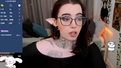 Snapshot of dixipixi_ chatting on 4, 1, 2025 dixipixi_ online show from 4, 1, 2025