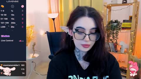 Snapshot of dixipixi_ chatting on 8, 2, 2025 dixipixi_ online show from 8, 2, 2025