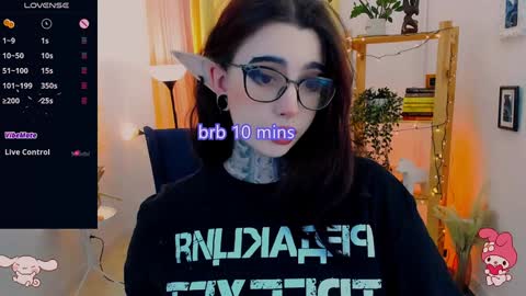 Snapshot of dixipixi_ chatting on 8, 2, 2025 dixipixi_ online show from 8, 2, 2025