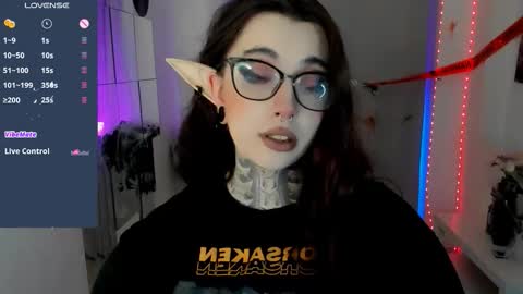 Snapshot of dixipixi_ chatting on 24, 10, 2025 dixipixi_ online show from 24, 10, 2025