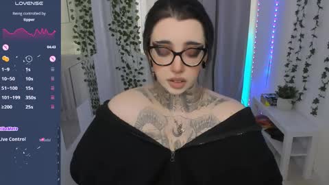 dixipixi_ online show from 15, 5, 2026