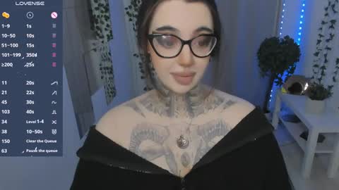 dixipixi_ online show from 22, 5, 2026