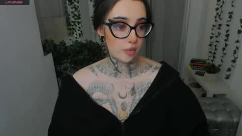 dixipixi_ online show from 24, 5, 2026