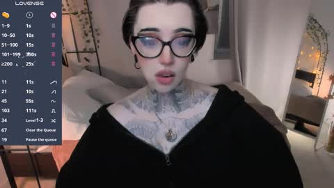 dixipixi_ online show from 28, 5, 2026