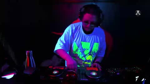 Snapshot of dj_capitain_claw chatting on 9, 3, 2025 Adrian Arturo online show from 9, 3, 2025