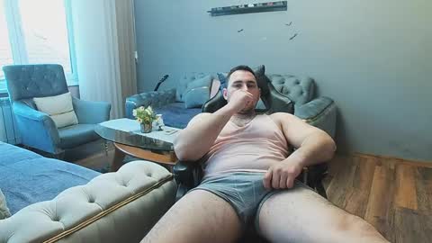 Snapshot of djmute chatting on 16, 4, 2026 STR8 BOYv online show from 16, 4, 2026
