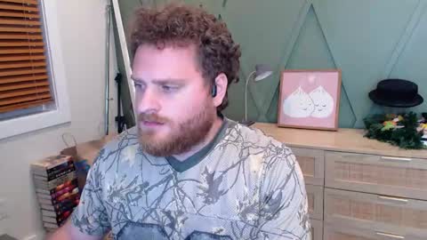 Snapshot of djr818 chatting on 13, 10, 2025 Alpha Dazza online show from 13, 10, 2025