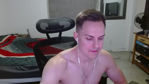 Snapshot of dmoney212 chatting on 9, 4, 2026 dmoney212 online show from 9, 4, 2026