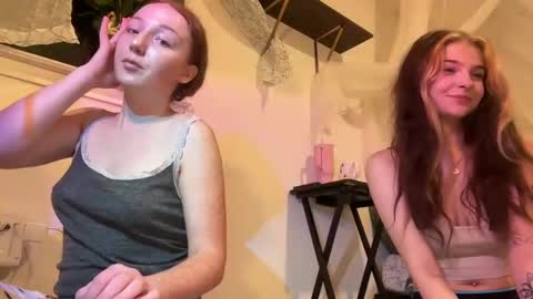 Snapshot of dobletrouble_ chatting on 24, 9, 2025 doubletrouble online show from 24, 9, 2025