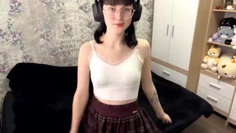 Annie PVT IS OPEN online show from 11, 9, 2025