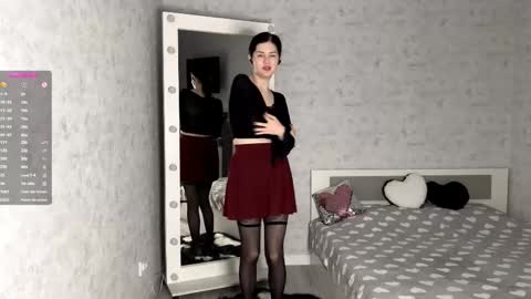 Annie PVT IS OPEN online show from 15, 11, 2025