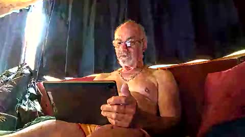 doghouseblue online show from 27, 9, 2025