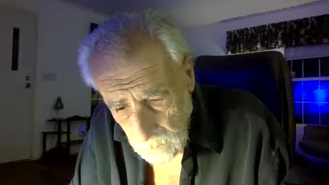 Snapshot of dogluc7 chatting on 6, 12, 2024 dogluc7 online show from 6, 12, 2024