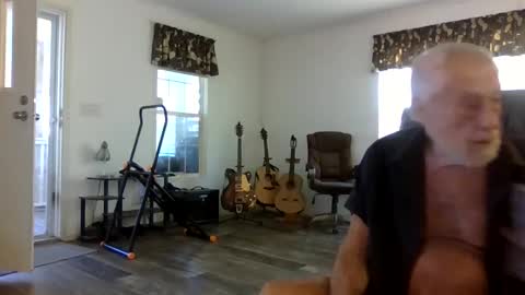 Snapshot of dogluc7 chatting on 3, 2, 2025 dogluc7 online show from 3, 2, 2025