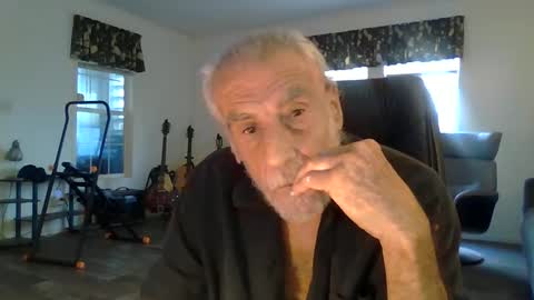 Snapshot of dogluc7 chatting on 27, 2, 2025 dogluc7 online show from 27, 2, 2025