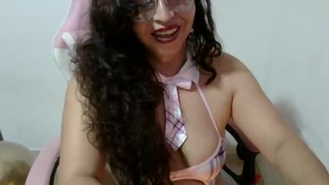 Snapshot of doll78latin chatting on 23, 4, 2026 doll78latin online show from 23, 4, 2026